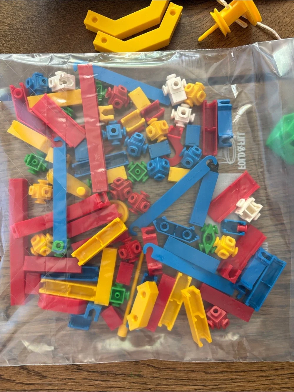 VINTAGE Fisher-Price Basix Construx Kids Building Set